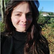 Professeure de yoga et naturopathe pour enfants et adultes dans le Tarn, experte en gestion du stress et cyclicité féminine